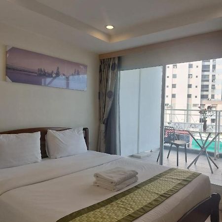 V Check Inn Sukhumvit 22 Bangkok Buitenkant foto