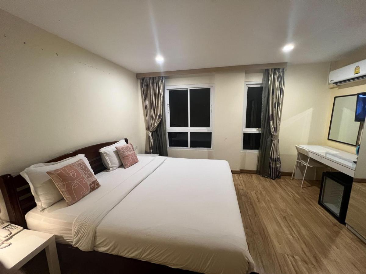 V Check Inn Sukhumvit 22 Bangkok Buitenkant foto