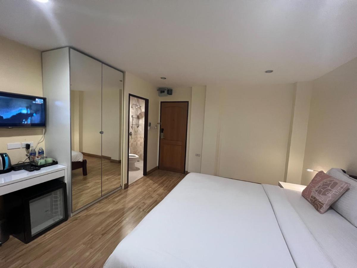 V Check Inn Sukhumvit 22 Bangkok Buitenkant foto