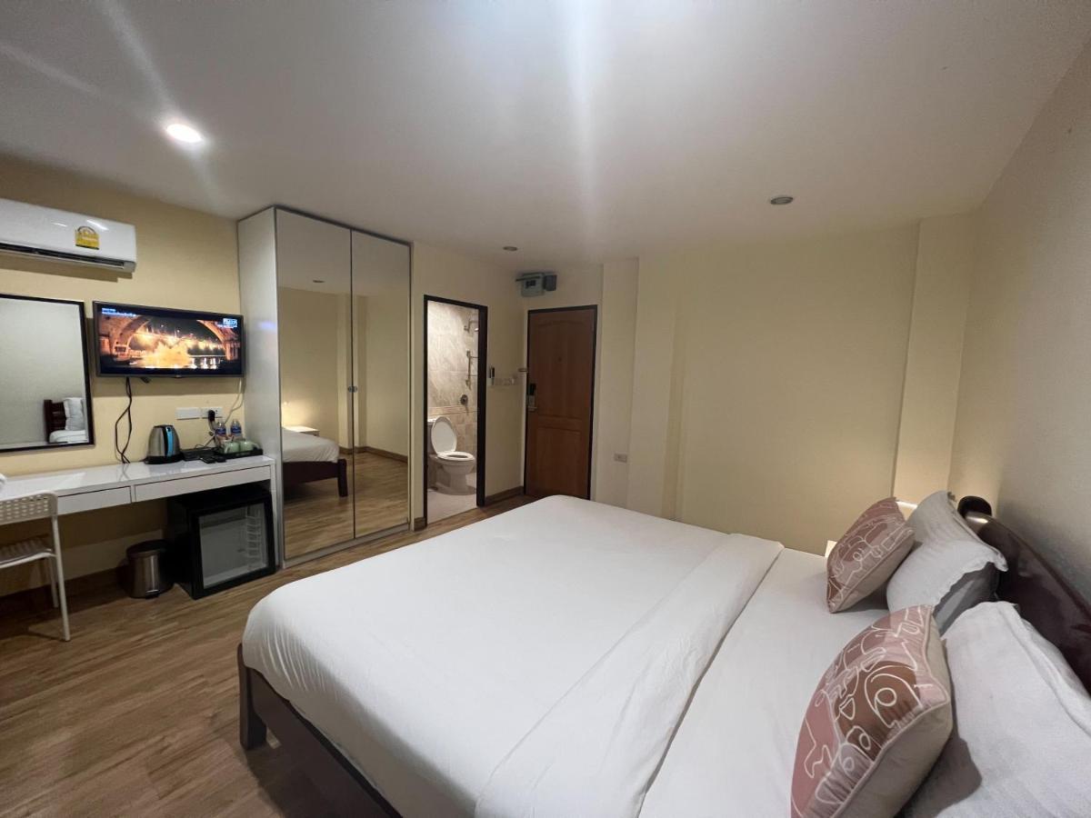 V Check Inn Sukhumvit 22 Bangkok Buitenkant foto