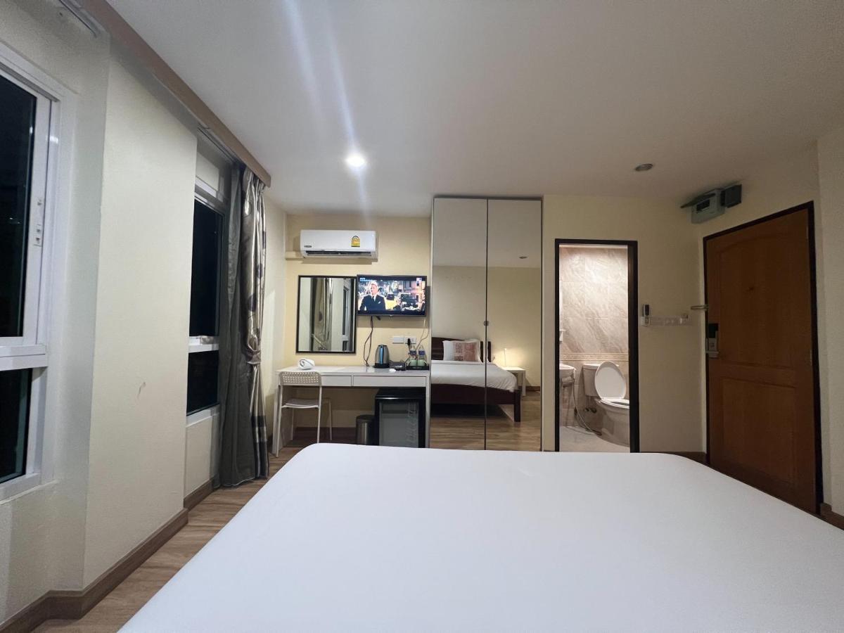 V Check Inn Sukhumvit 22 Bangkok Buitenkant foto
