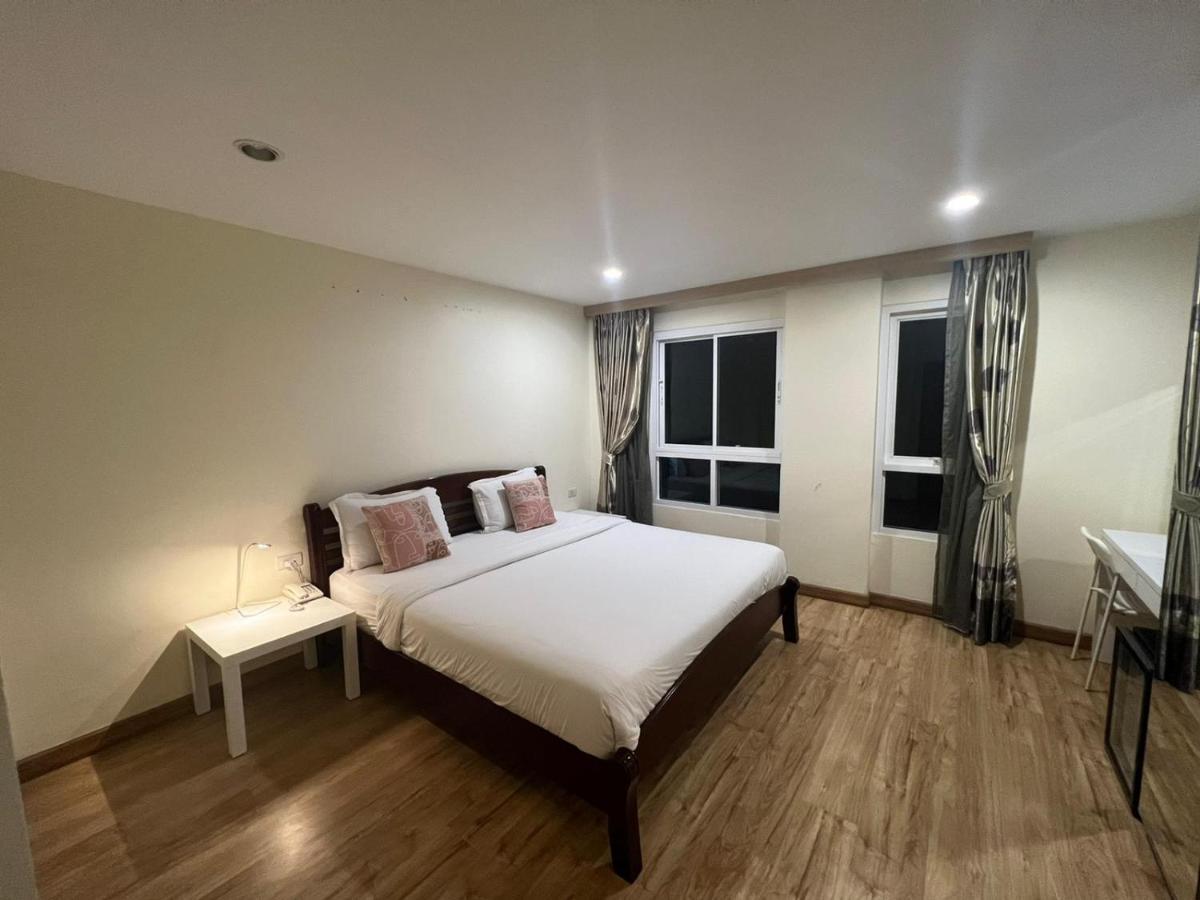 V Check Inn Sukhumvit 22 Bangkok Buitenkant foto